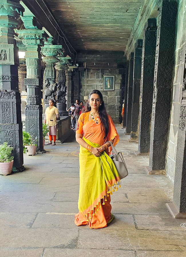 Tollywood Actress Laya At Simhachalam Temple Photos6