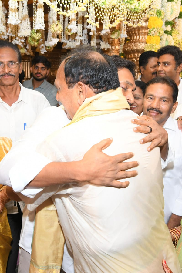 YS Jagan Attend YSRCP Puppala Vasubabu Daughter Marriage In Bhimavaram Photos4