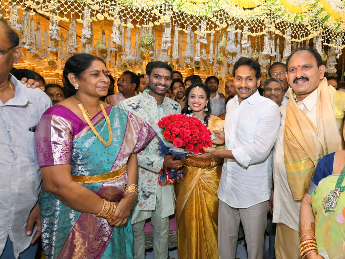 YS Jagan Attend YSRCP Puppala Vasubabu Daughter Marriage In Bhimavaram Photos1