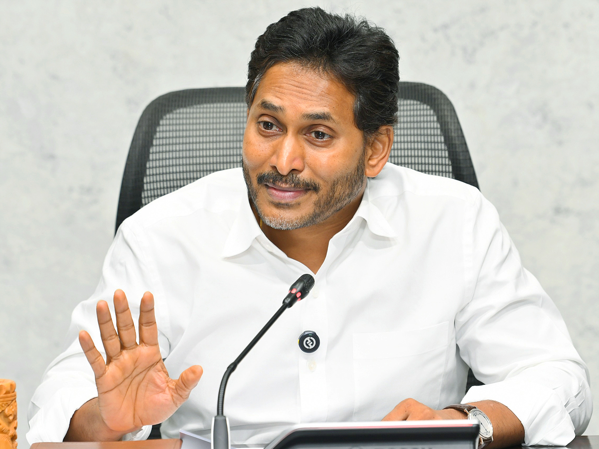 YS Jagan Sensational Press Meet on Pulivendula ZPTC By Election Photos2