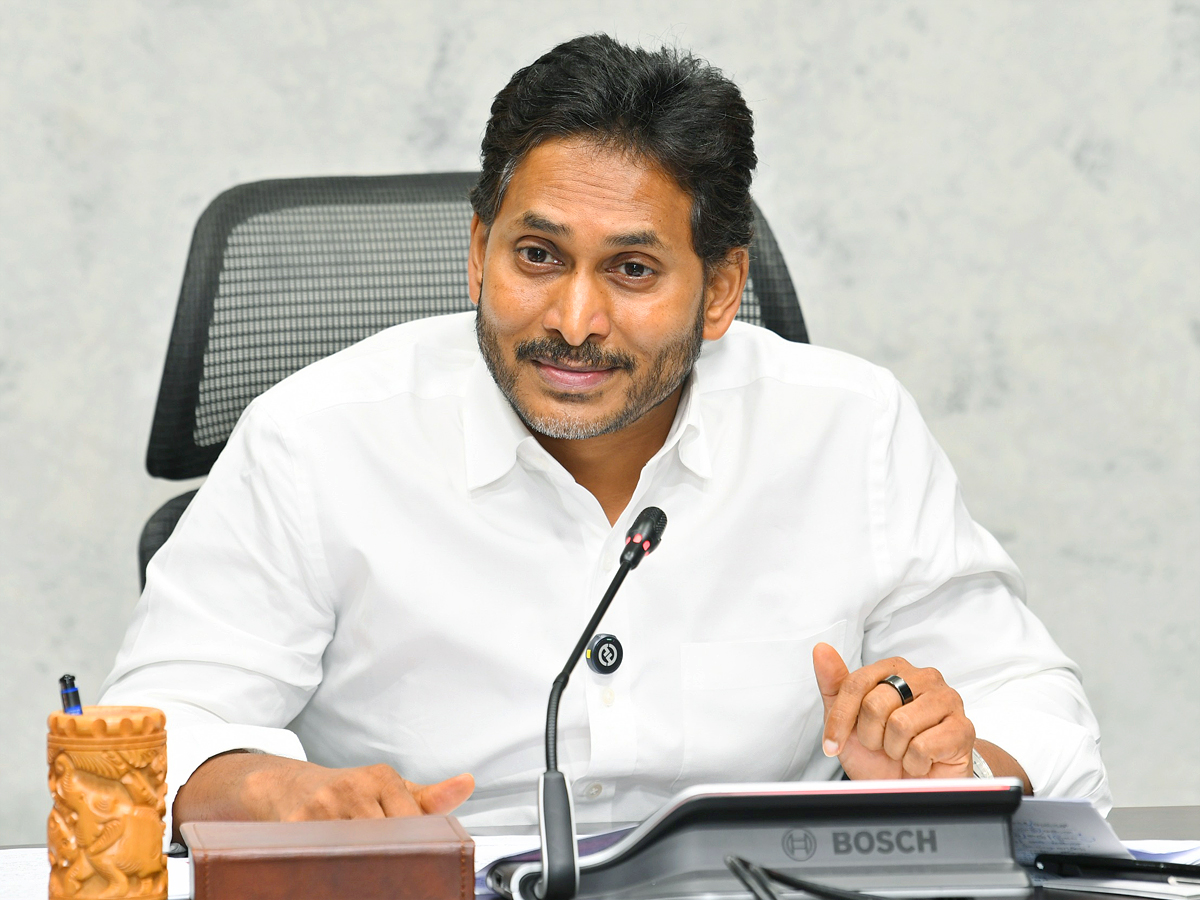 YS Jagan Sensational Press Meet on Pulivendula ZPTC By Election Photos8