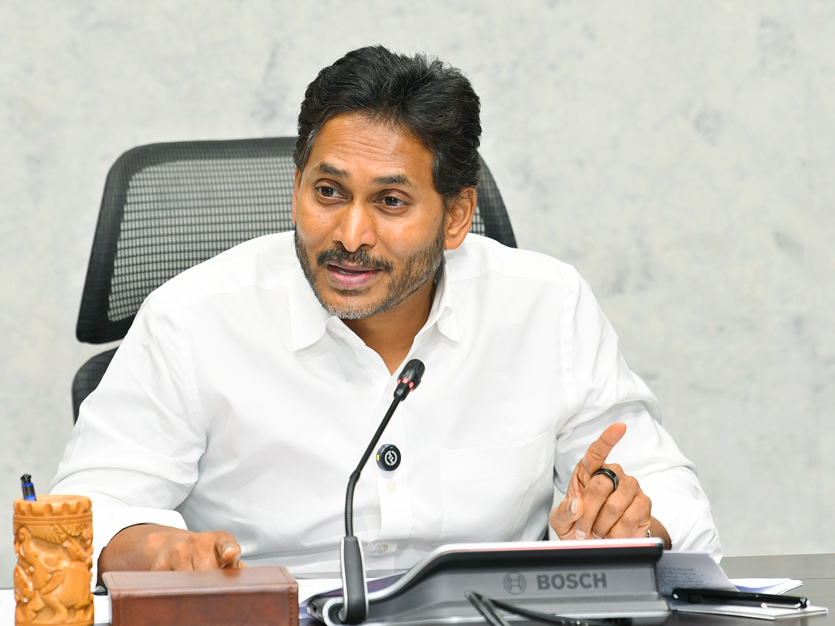 YS Jagan Sensational Press Meet on Pulivendula ZPTC By Election Photos9