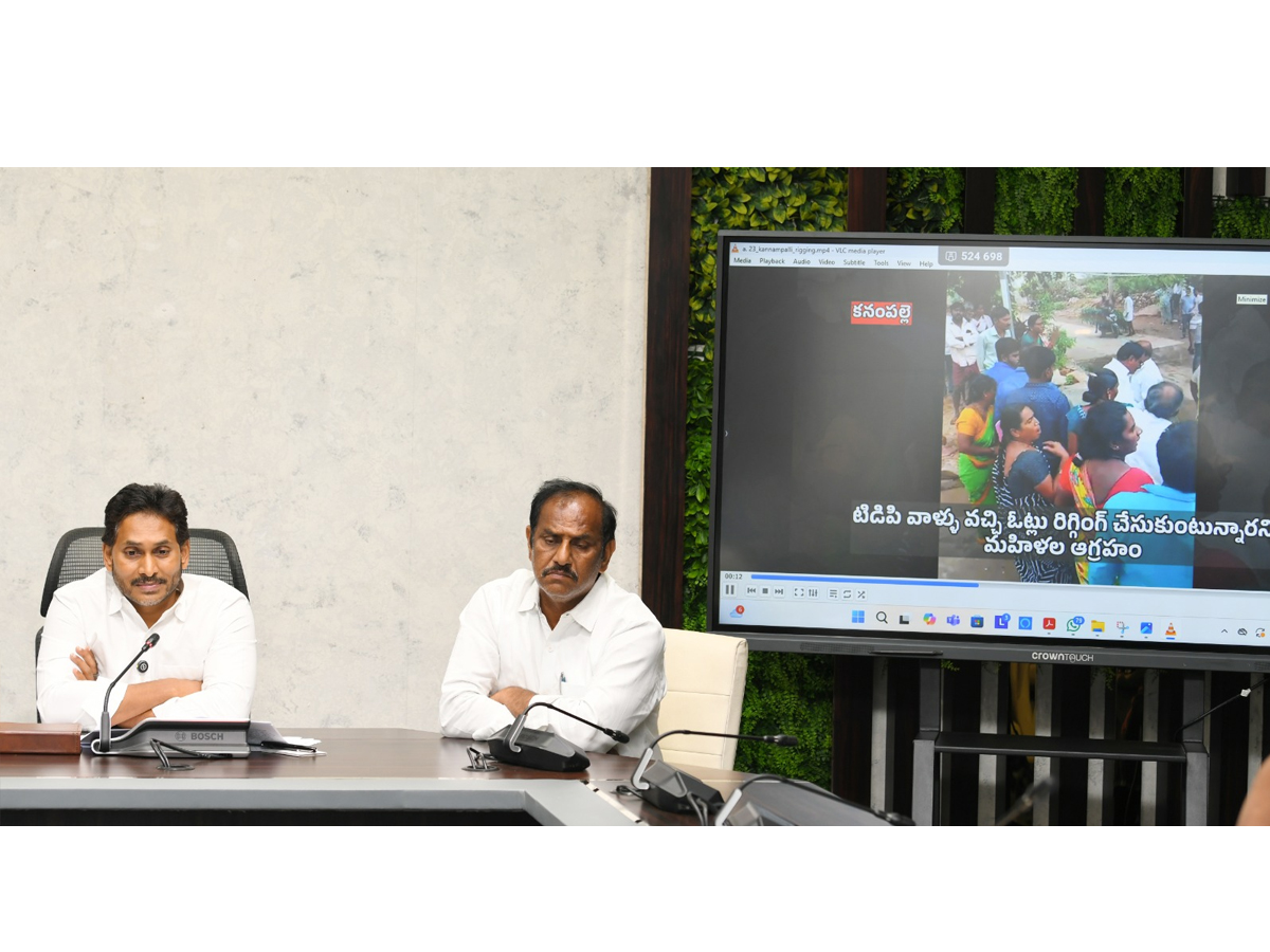 YS Jagan Sensational Press Meet on Pulivendula ZPTC By Election Photos22