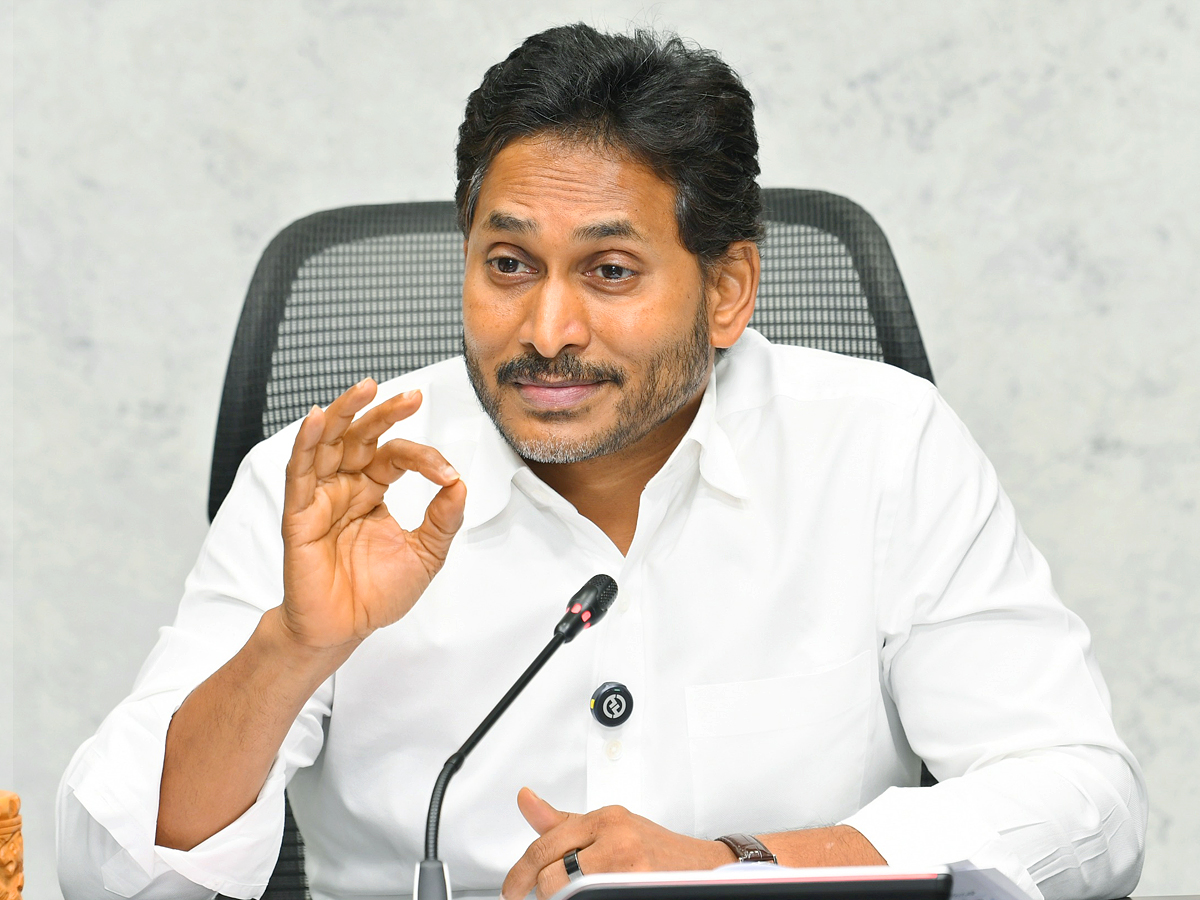 YS Jagan Sensational Press Meet on Pulivendula ZPTC By Election Photos4