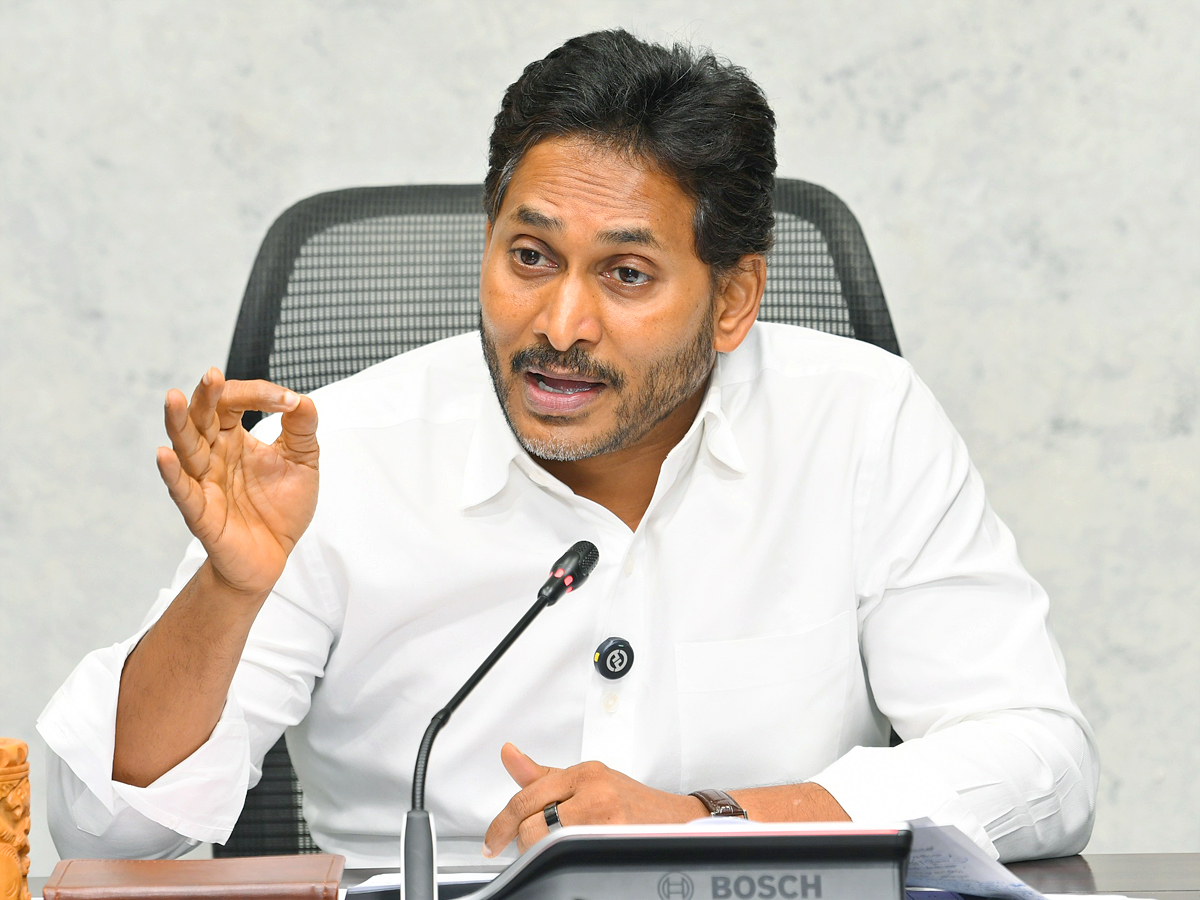 YS Jagan Sensational Press Meet on Pulivendula ZPTC By Election Photos5