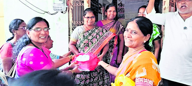 జిల్లాలోని అంగన్‌వాడీ కేంద్రాలు: 1,620 మినీ అంగన్‌వాడీ 1