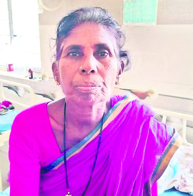 బెడ్ల కొరత 
1