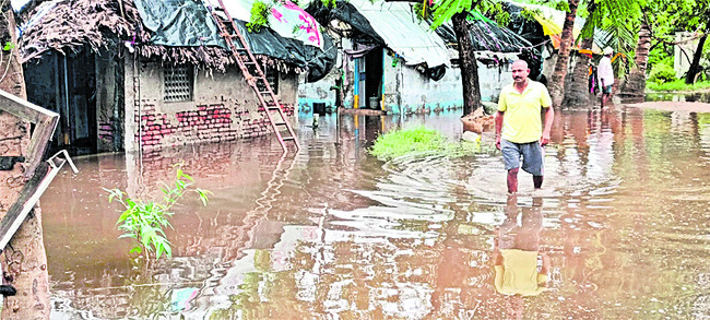 పంటలు వర్షార్పణం 1