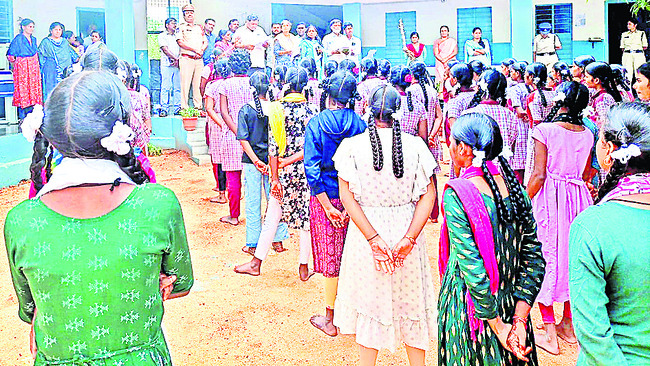 మత్తు పదార్థాలకు దూరంగా ఉండాలి1