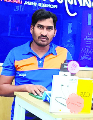 రోడ్డు ప్రమాదంలో  వ్యక్తి మృతి1