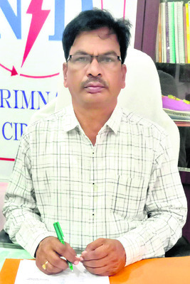 వడ్డీ లేని రుణాలు సీ్త్రనిధి ద్వారే ఇవ్వండి1