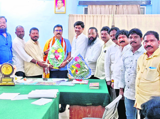 స్వాతంత్య్ర వేడుకలకు సిద్ధం చేయాలి
2