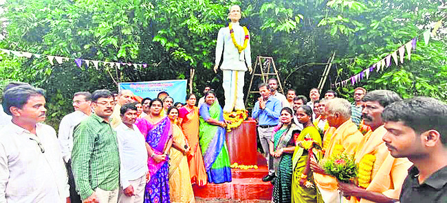 ఆదర్శ గ్రామంగా గొందిపాకలు 1