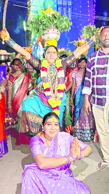 సంస్కృతీ సంప్రదాయాలకు ప్రతీక బోనాలు1