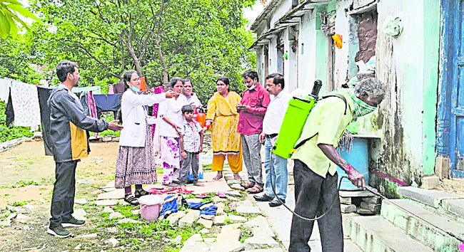 నేడు, రేపుపాఠశాలలకు సెలవు 1