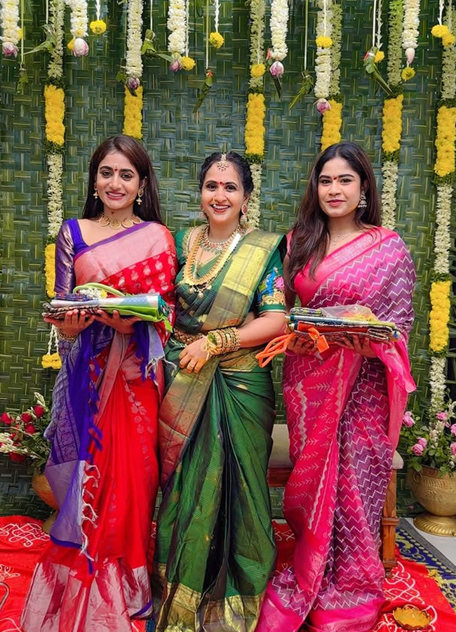 Tollywood anchor Lasya Varalakshmi Vratam photos16