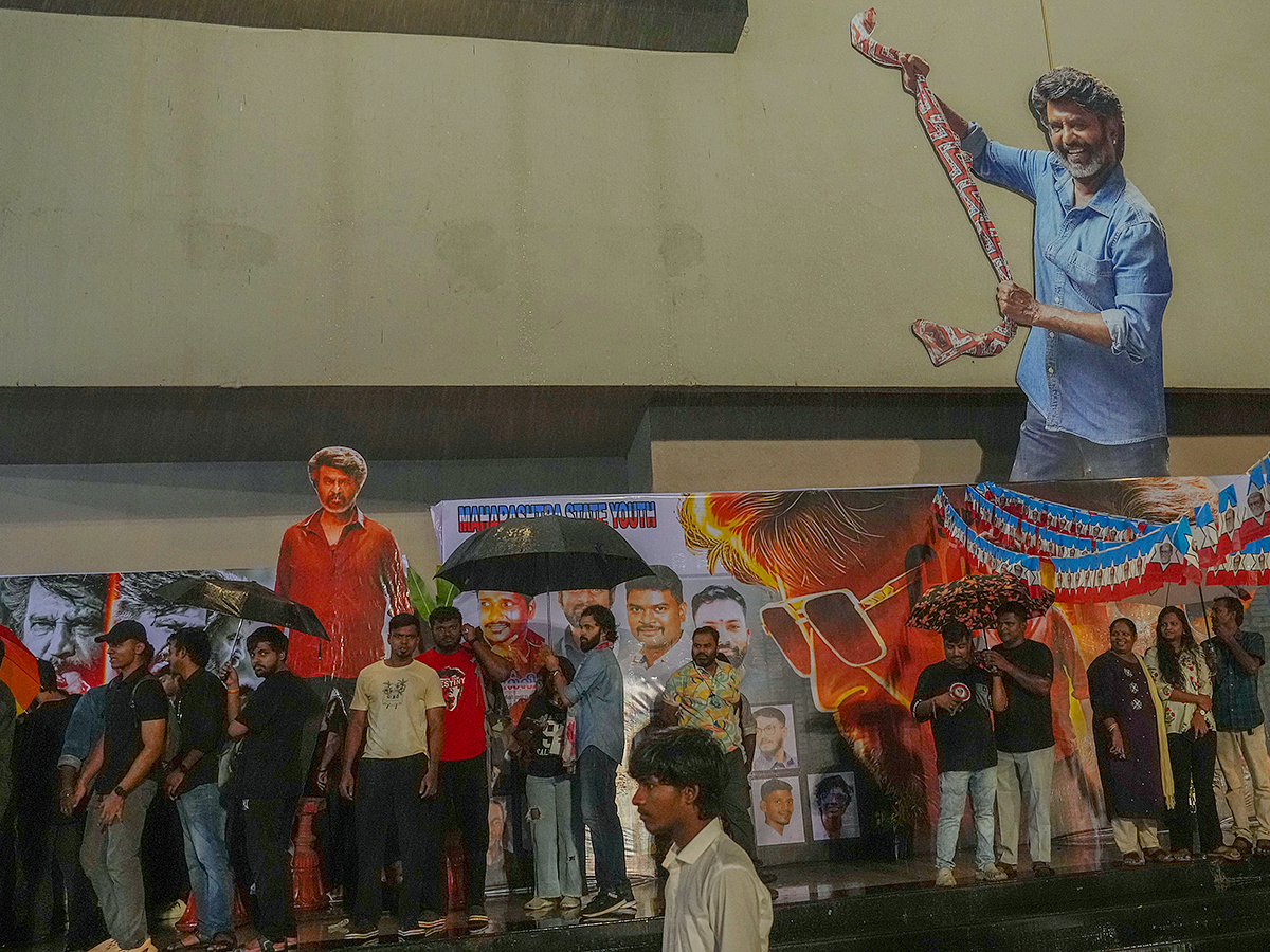 Rajinikanth Coolie Movie Watching in Dhanush, Photos Goes Viral14