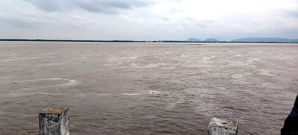Rising Flood at Prakasam Barrage Photos11