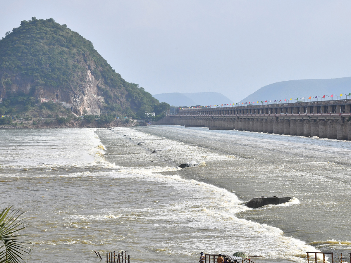 Rising Flood at Prakasam Barrage Photos12