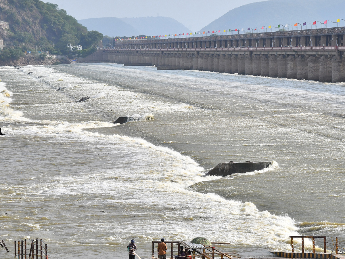 Rising Flood at Prakasam Barrage Photos13