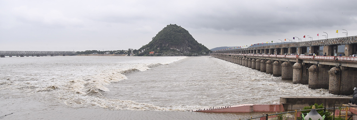 Rising Flood at Prakasam Barrage Photos8