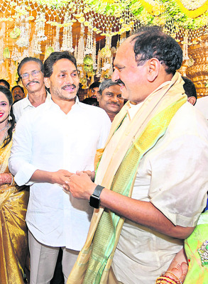 అధినేతకు నీరాజనం3