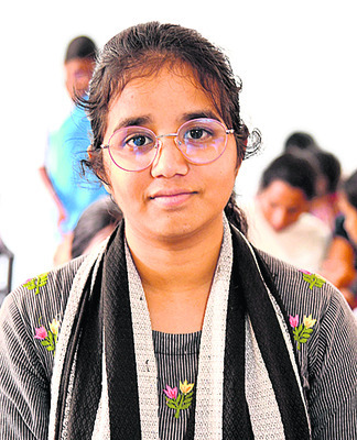 రాజకీయంలో నిబద్ధత పెరగాలి 
2