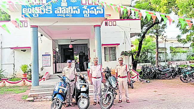 రాష్ట్రస్థాయి వాలీబాల్‌ పోటీలకు  వేటపాలెం విద్యార్థినుల1