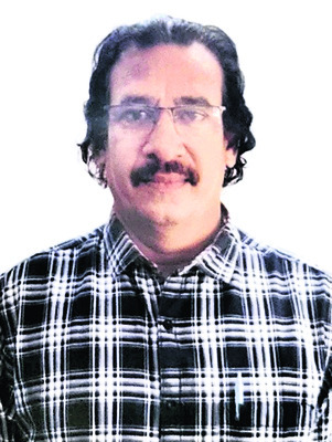 ● విద్యార్థులతో మట్టి చాకిరీ 5