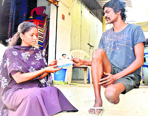 వలంటీర్లపై కూటమి కక్ష 1