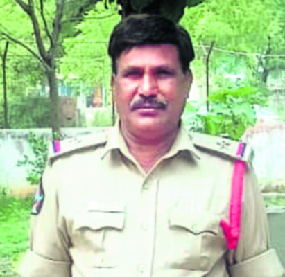 పలువురికి పోలీసు సేవా పతకాలు 2