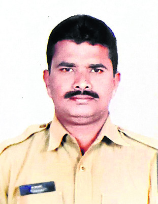 పలువురికి పోలీసు సేవా పతకాలు 5