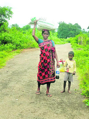 ● రేషన్‌ అవస్థలు1
