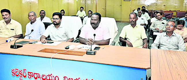 కనకమహాలక్ష్మికి లక్ష   పసుపు కొమ్ములతో అర్చన 2