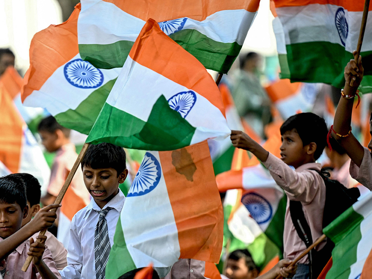 Narendra Modi hoisted the national flag at the Red Fort on the 79th Independence Day11