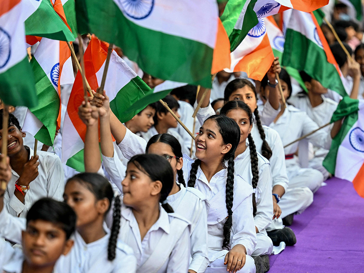 Narendra Modi hoisted the national flag at the Red Fort on the 79th Independence Day12