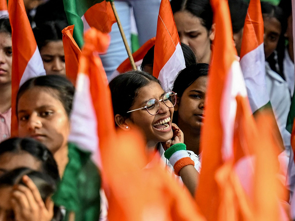 Narendra Modi hoisted the national flag at the Red Fort on the 79th Independence Day13