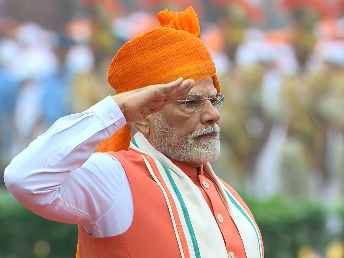 Narendra Modi hoisted the national flag at the Red Fort on the 79th Independence Day4