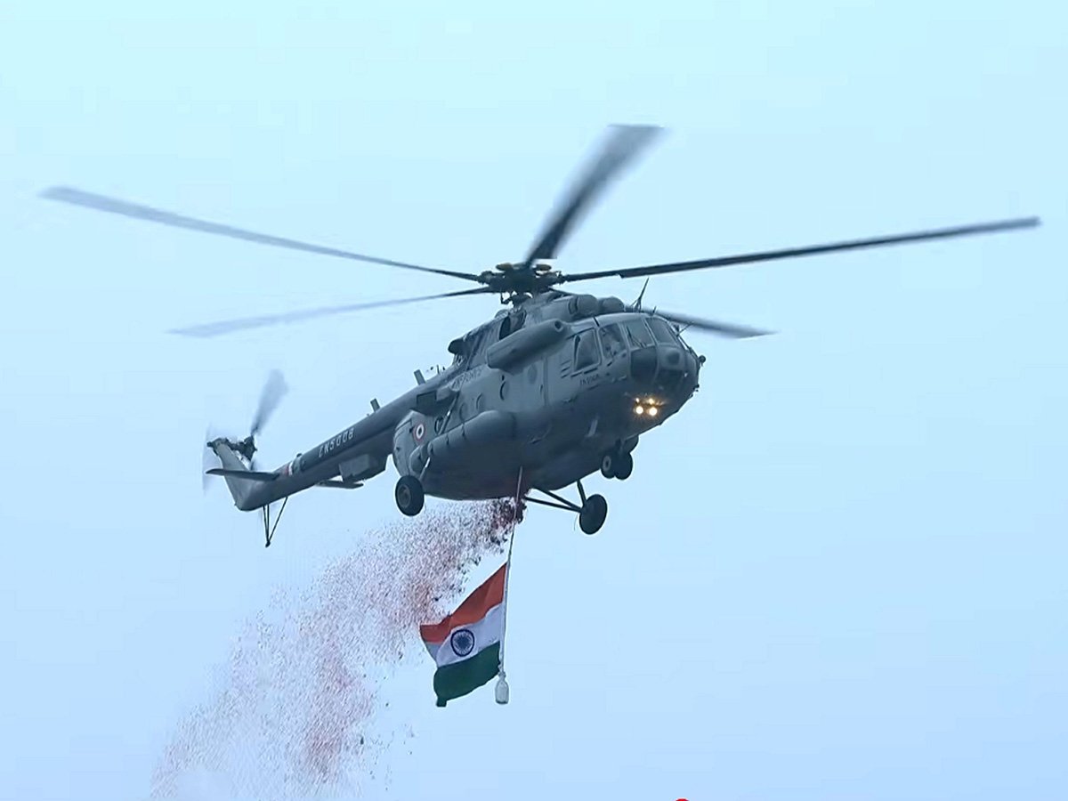 Narendra Modi hoisted the national flag at the Red Fort on the 79th Independence Day7