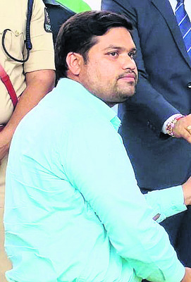 ప్రతిభకు ప్రశంస5