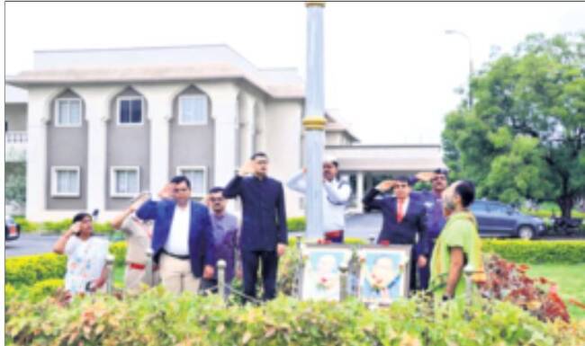 మహనీయుల త్యాగాలు మరువకూడదు2