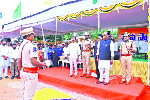 అహరి్నశలు శ్రమిద్దాం.. అగ్రగామిగా నిలుపుదాం 2