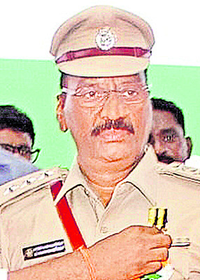 ఉత్తమ సేవలకు పతకాలు, ప్రశంసాపత్రాలు 7