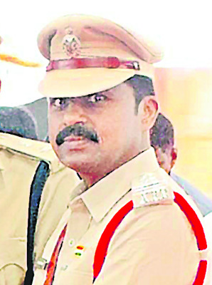 ఉత్తమ సేవలకు పతకాలు, ప్రశంసాపత్రాలు 18