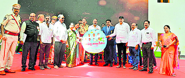 సగర్వం.. మురిసె త్రివర్ణం 6
