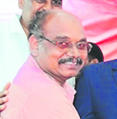 ఉత్తమ సేవలకు పతకాలు, ప్రశంసాపత్రాలు 10