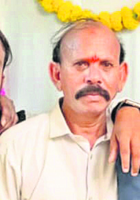 రోడ్డు ప్రమాదంలో   కార్మికుడి మృతి 2