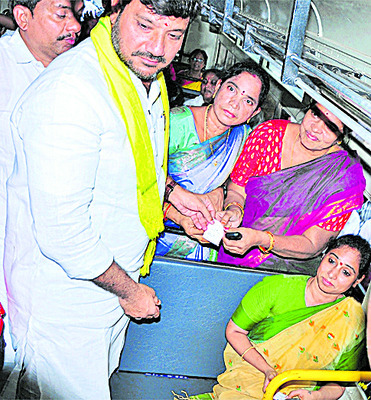 ఎమ్మెల్యేలది ఓ దారి... ఎమ్మెల్సీది మరోదారి ! 1