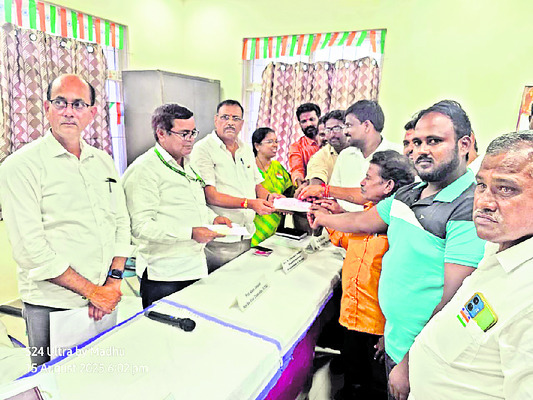 స్పోర్ట్స్‌ స్కూల్‌ నిర్వహణకు ఏర్పాట్లు చేయండి1