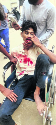 రోడ్డు ప్రమాదంలో  యువకుడు మృతి 2